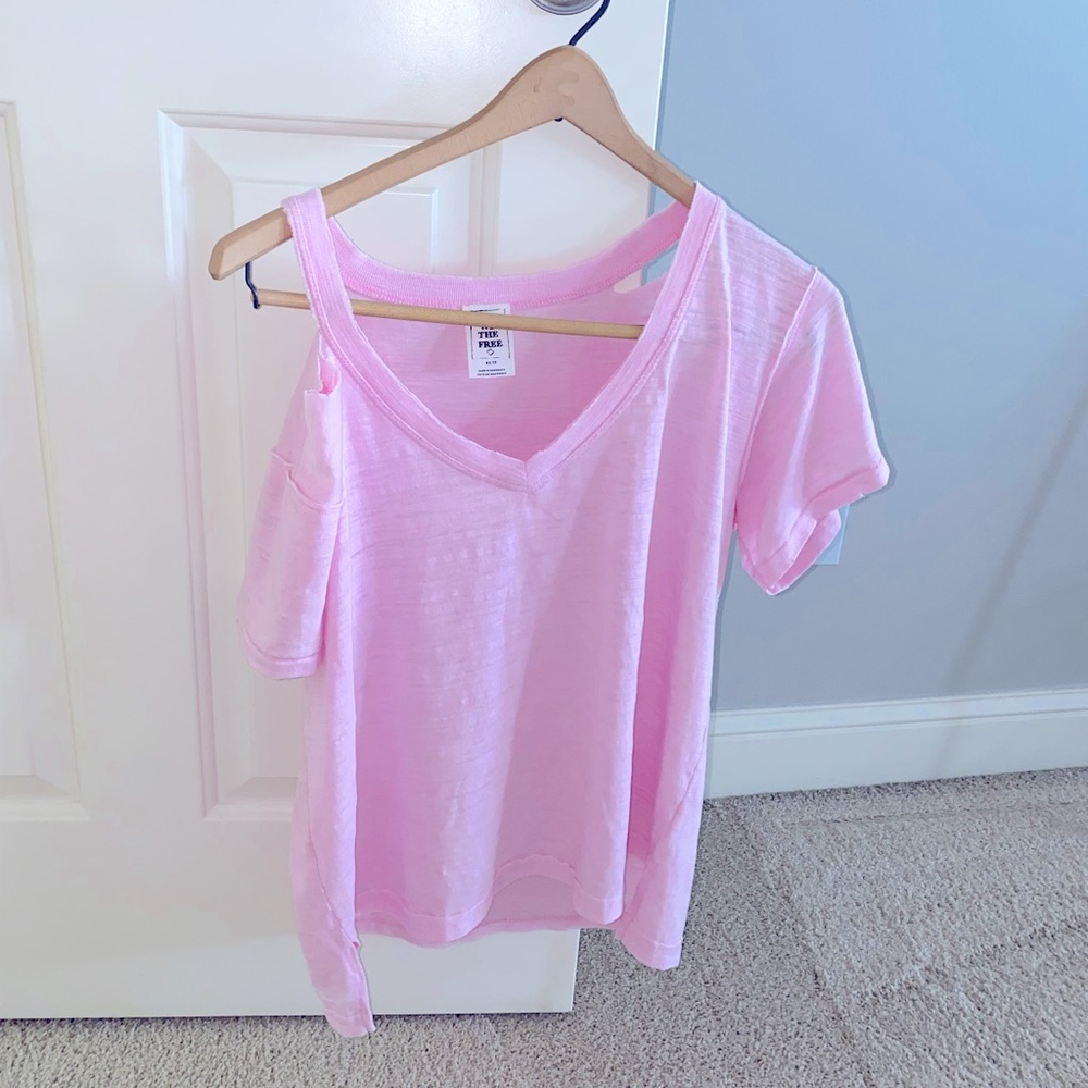 Free People Tee. We the Free. XS. Pink